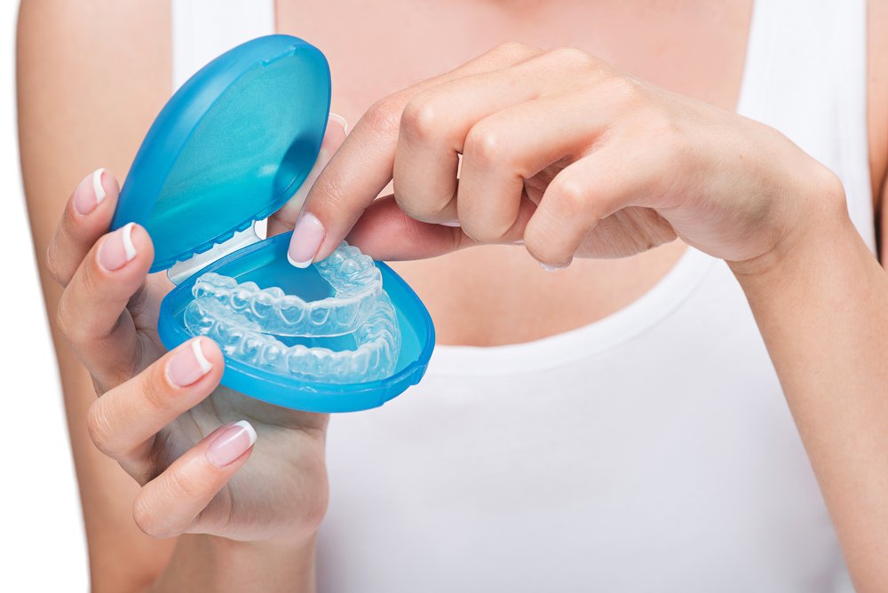 How to Clean Clear Aligners